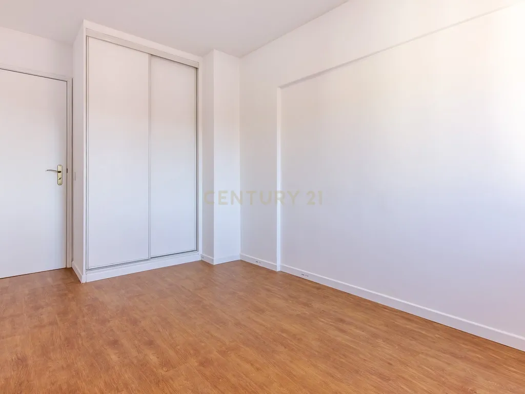 Apartamento T3, Lisboa, com um lugar de parqueamento e arrecadação. Oportunidade Única! - Image 7