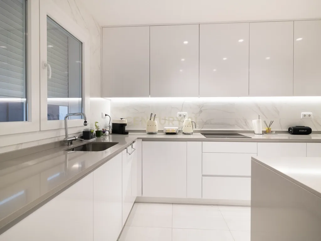 Moderna Moradia T3 em Caneças com Piscina - Image 17