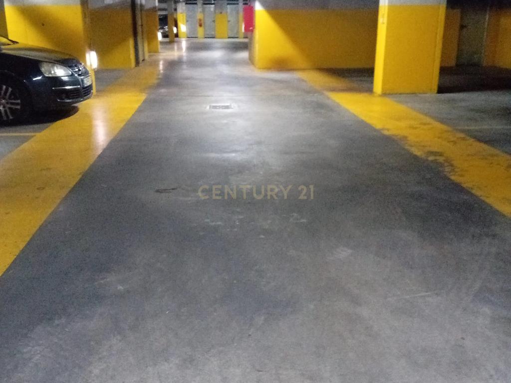 T1+1 mobilado e equipado no edifício Portas da Avenida, Porto - Image 15
