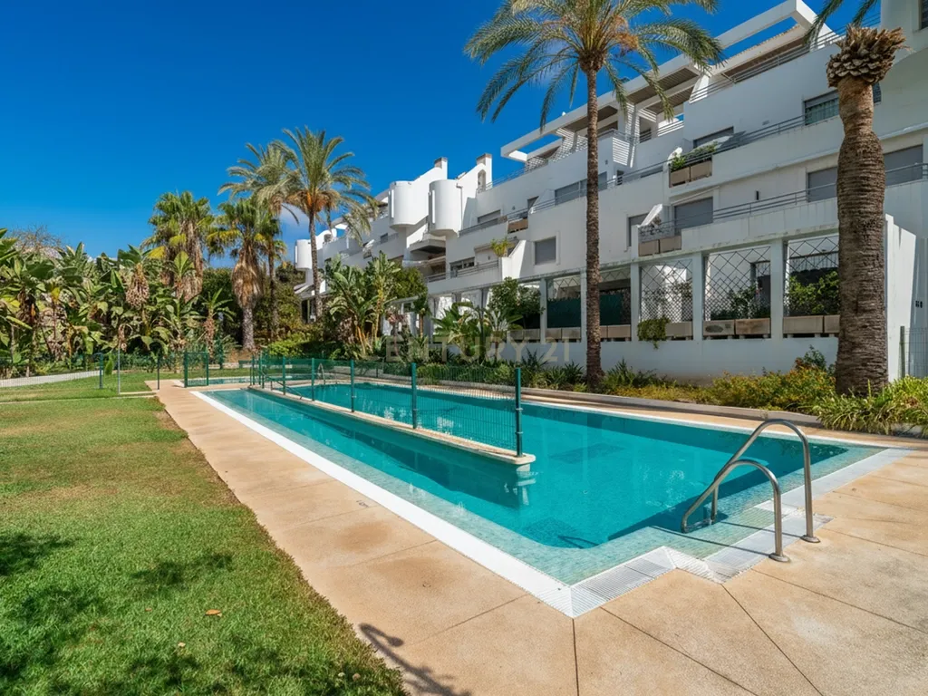 🌅 Charmosa Penthouse com Grande Solário Privativo em La Cala de Mijas - Image 32