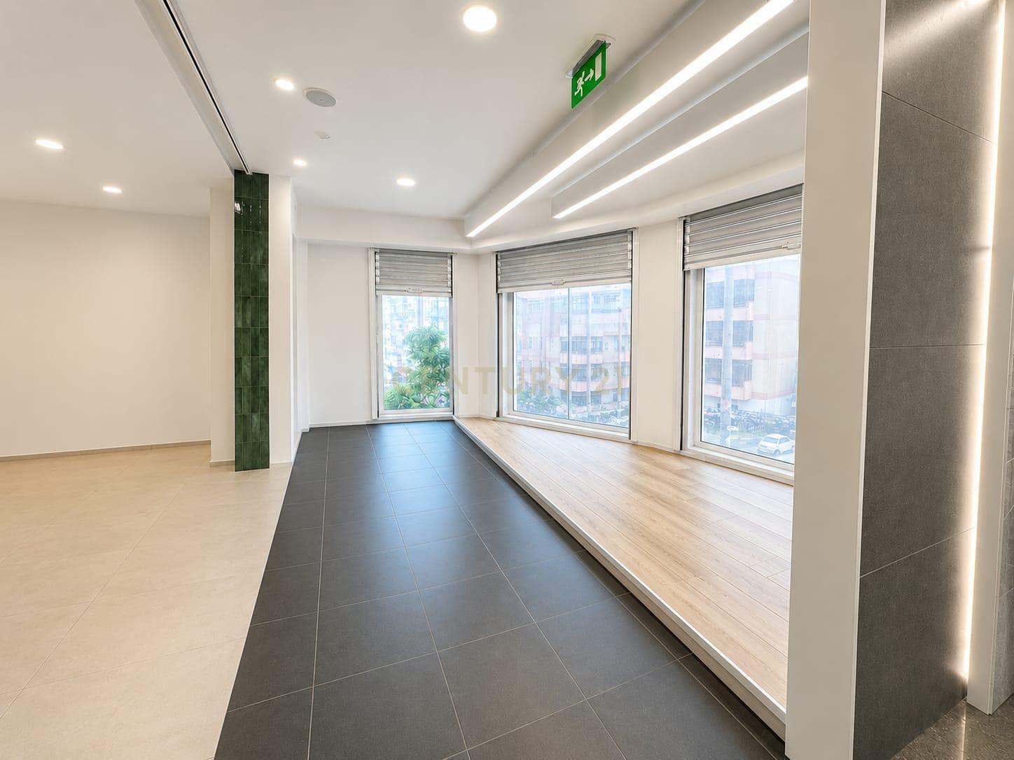 Fotografia 12 de Loja 520m2, no eixo Lisboa–Oeiras–Sintra, com possibilidade garagens