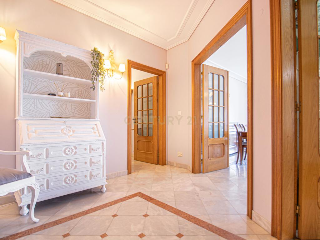Apartamento T4 no Real Forte c/ 2 Box - Image 12