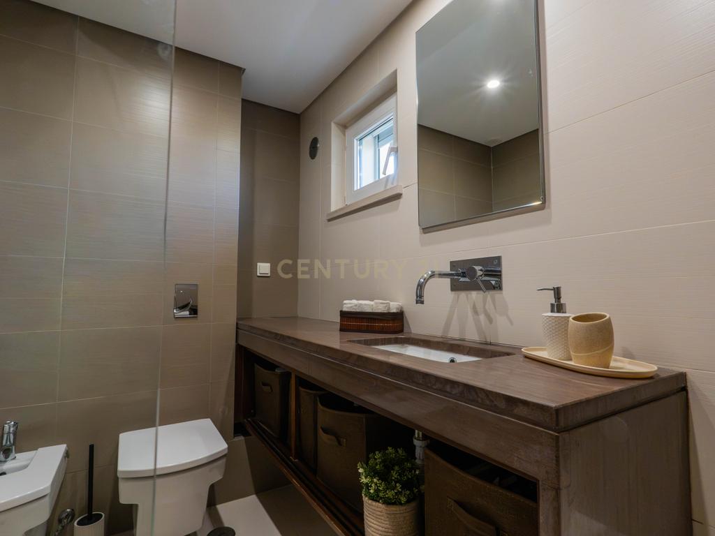 T2 com 115m² na Quinta de São Macário | Varandas | Elevador | Arrecadação | Vista de mar subtil - Image 28
