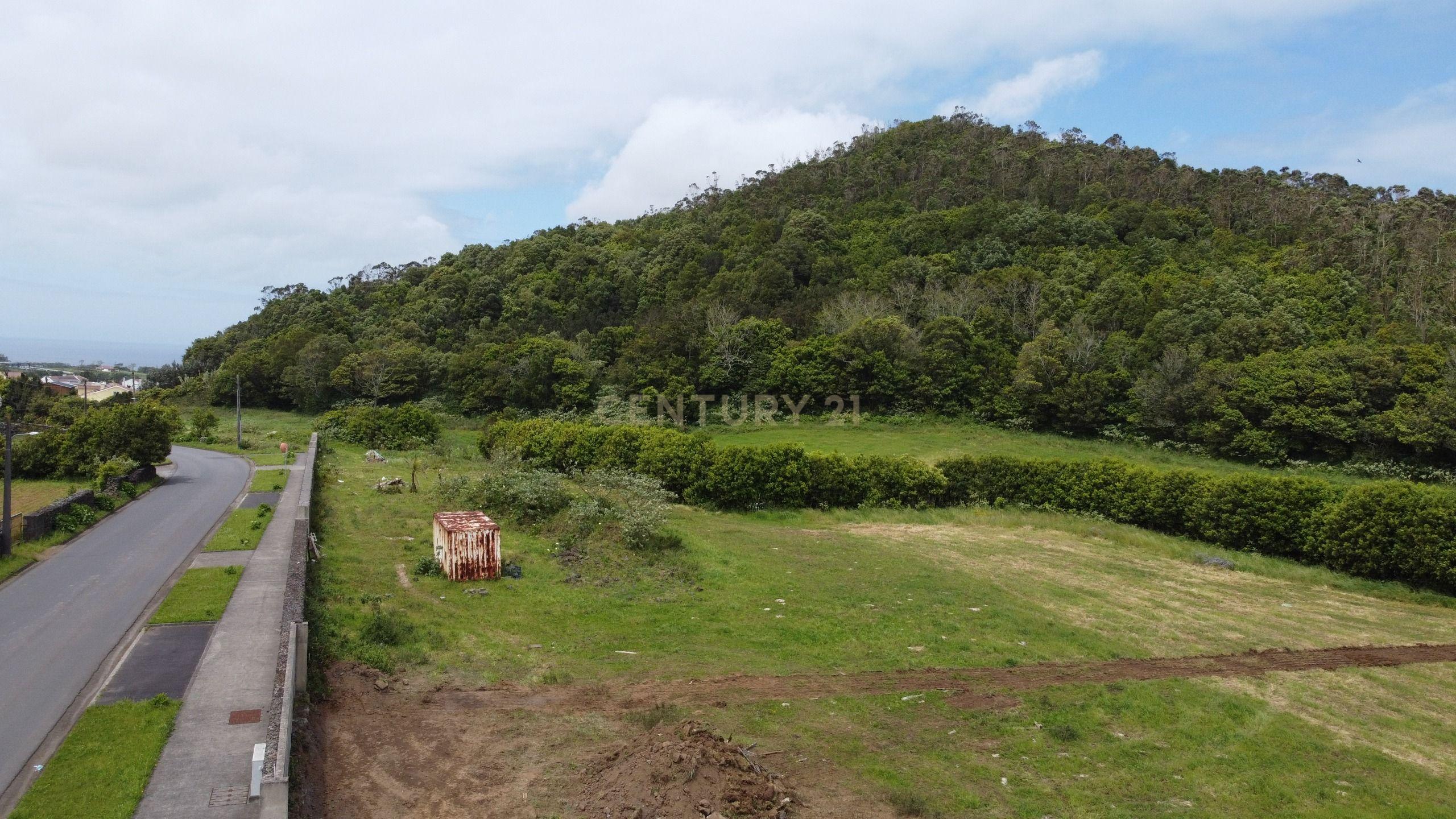 Fotografia 9 de Terreno Urbano em Pico da Pedra, Ribeira Grande