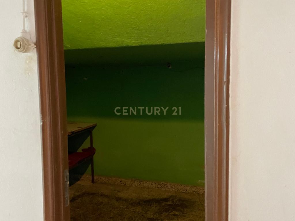 Benfica, Espaço Comercial com 50+120m2 de cave - Image 10
