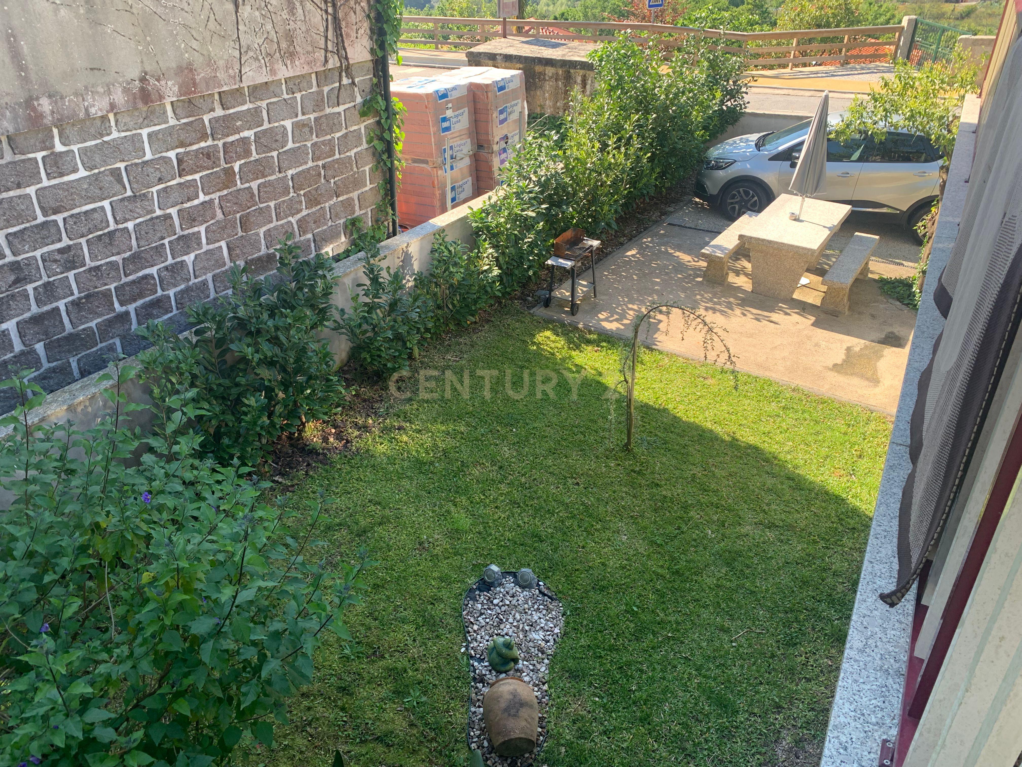 Casa com 3 Apartamentos na Vila do Gerês e 1000 m2 terreno - Image 27