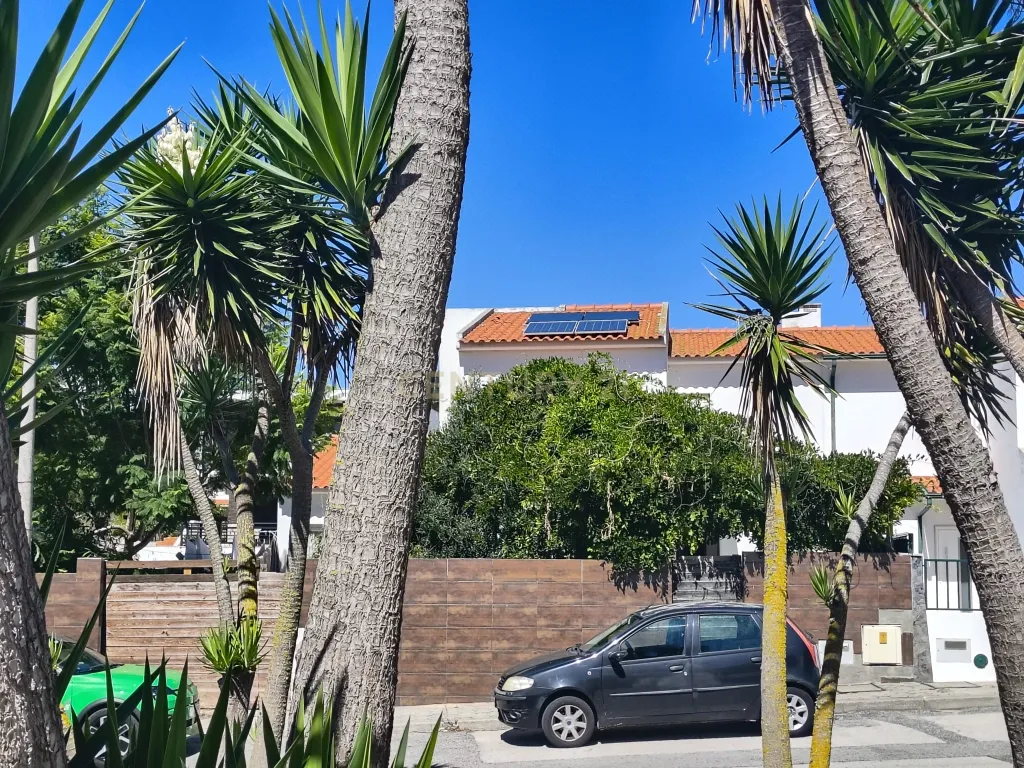 🏡 Moradia na Nazaré com enorme potencial de valorização - Image 7