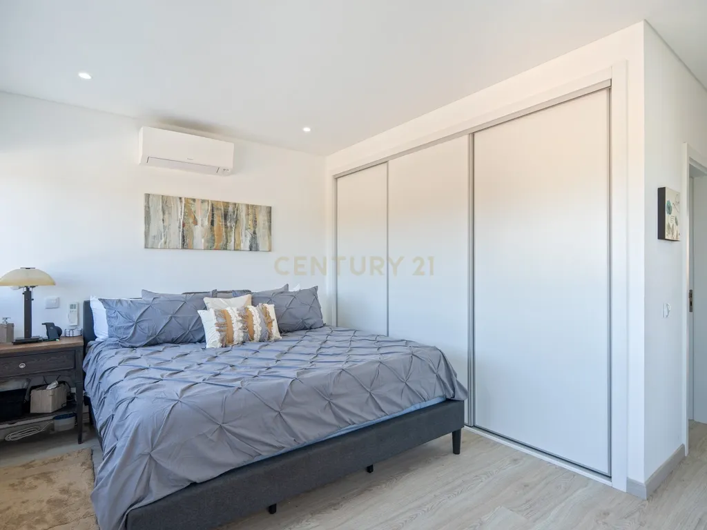 Moradia T3 + 1 Moderna com Piscina e Acabamentos de Luxo – Algoz - Image 19