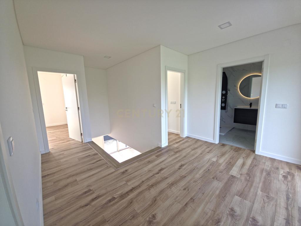 Moradia Nova T4 - Lourinhã - Image 17
