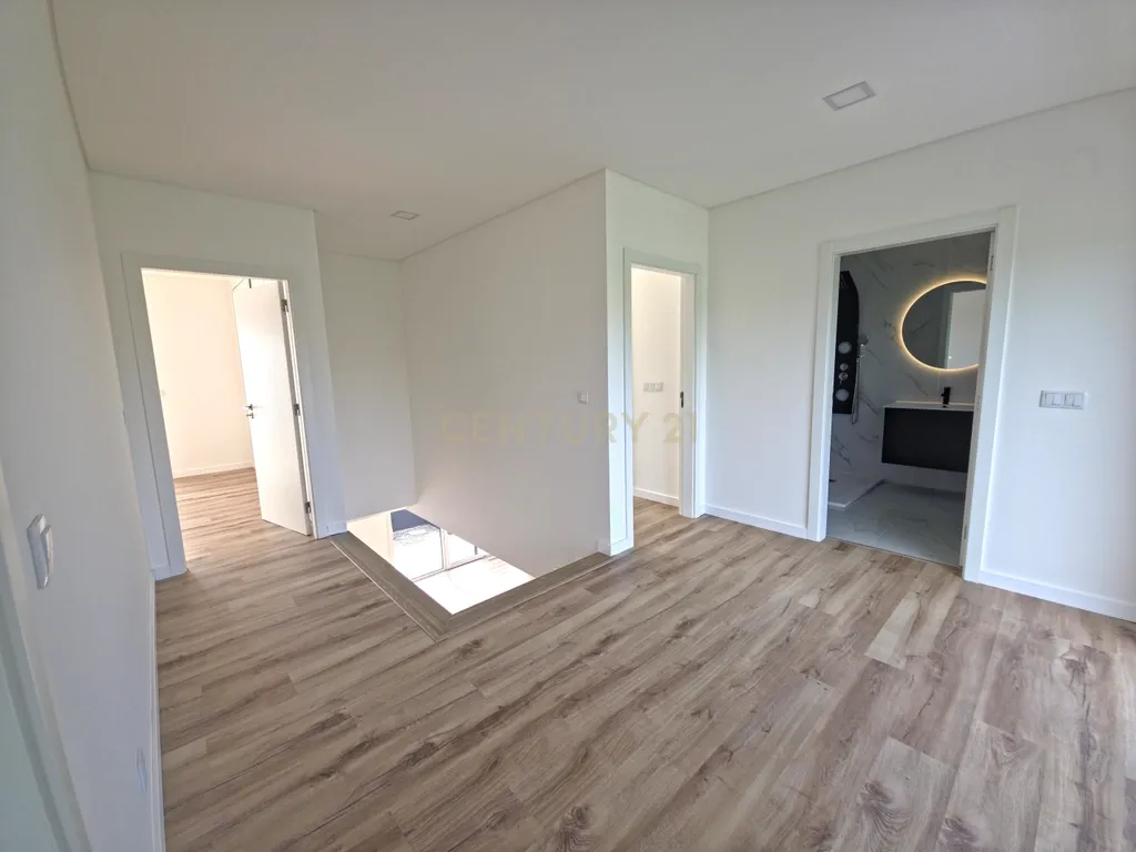 Moradia Nova T4 - Lourinhã - Image 17