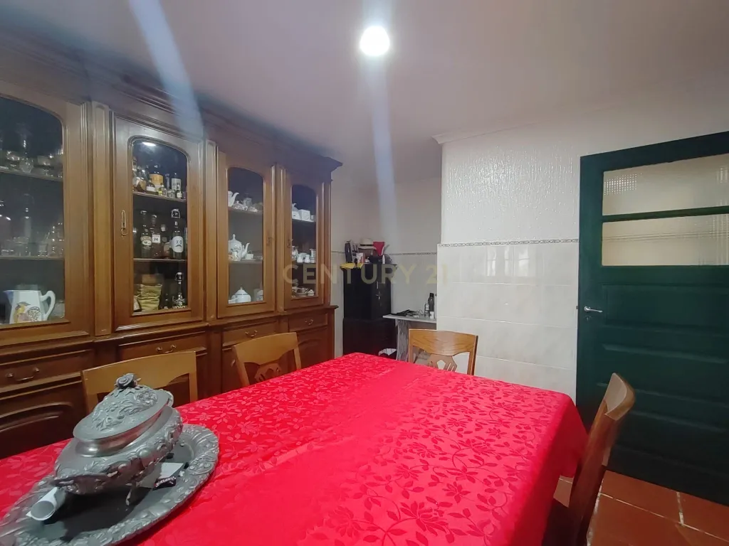 Moradia com Comércio em Amorim, Póvoa de Varzim - Uma Oportunidade Única! - Image 18