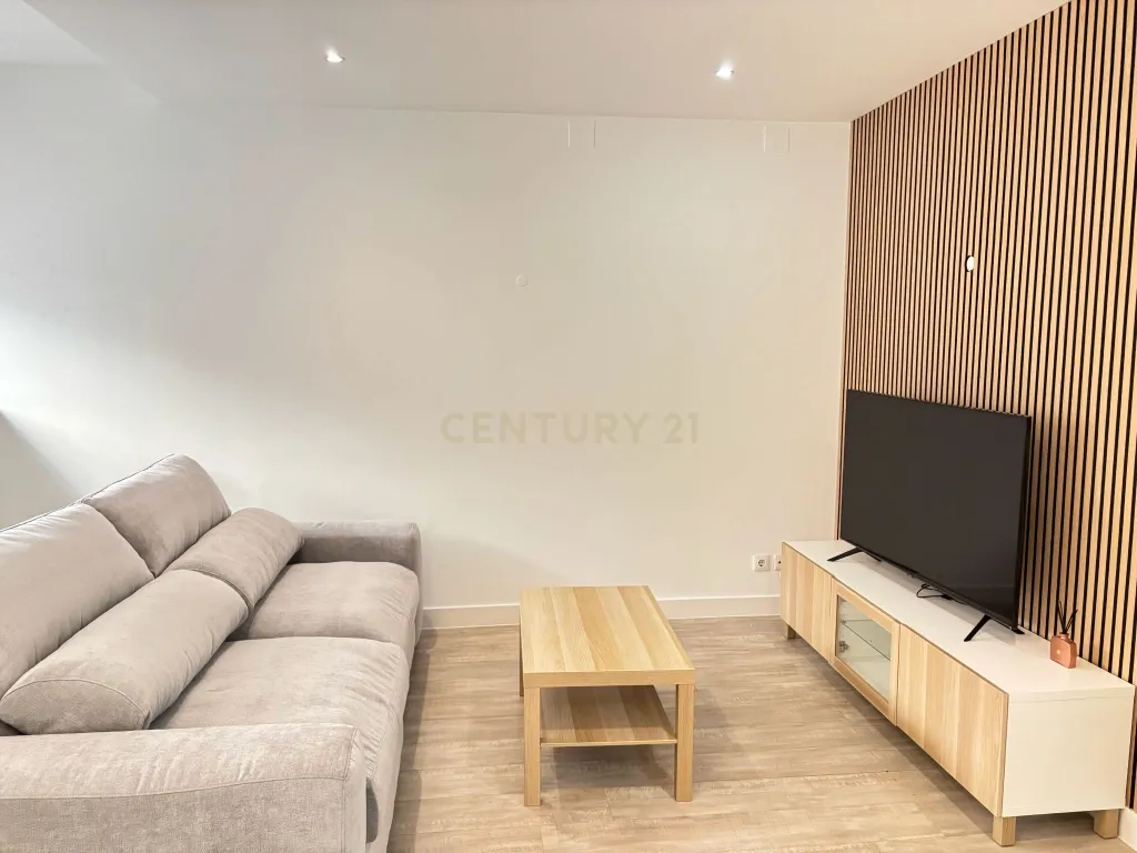 Apartamento T1 na Praça Marquês de Pombal, Lisboa - Oportunidade Única/Mobilado - Image 12