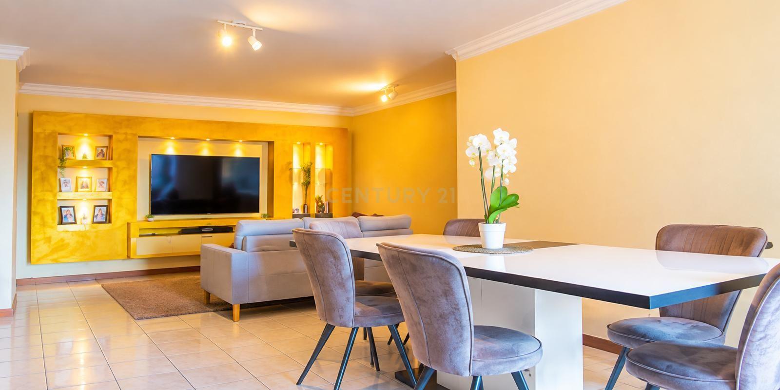 Apartamento T4 à venda em Oliveira do Bairro, €230.000