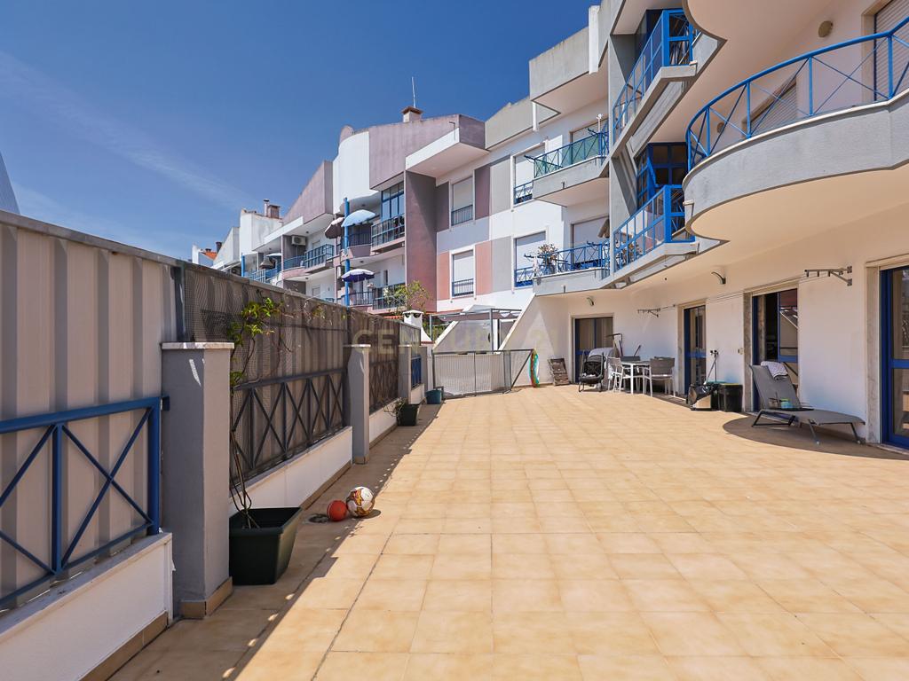Apartamento T2 nas Quintinhas, Charneca de Caparica, com Terraço e Garagem - Image 21