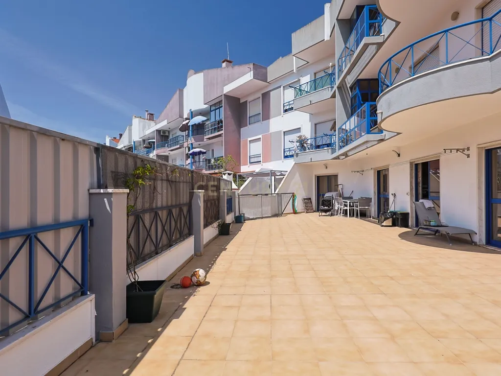 Apartamento T2 nas Quintinhas, Charneca de Caparica, com Terraço e Garagem - Image 21
