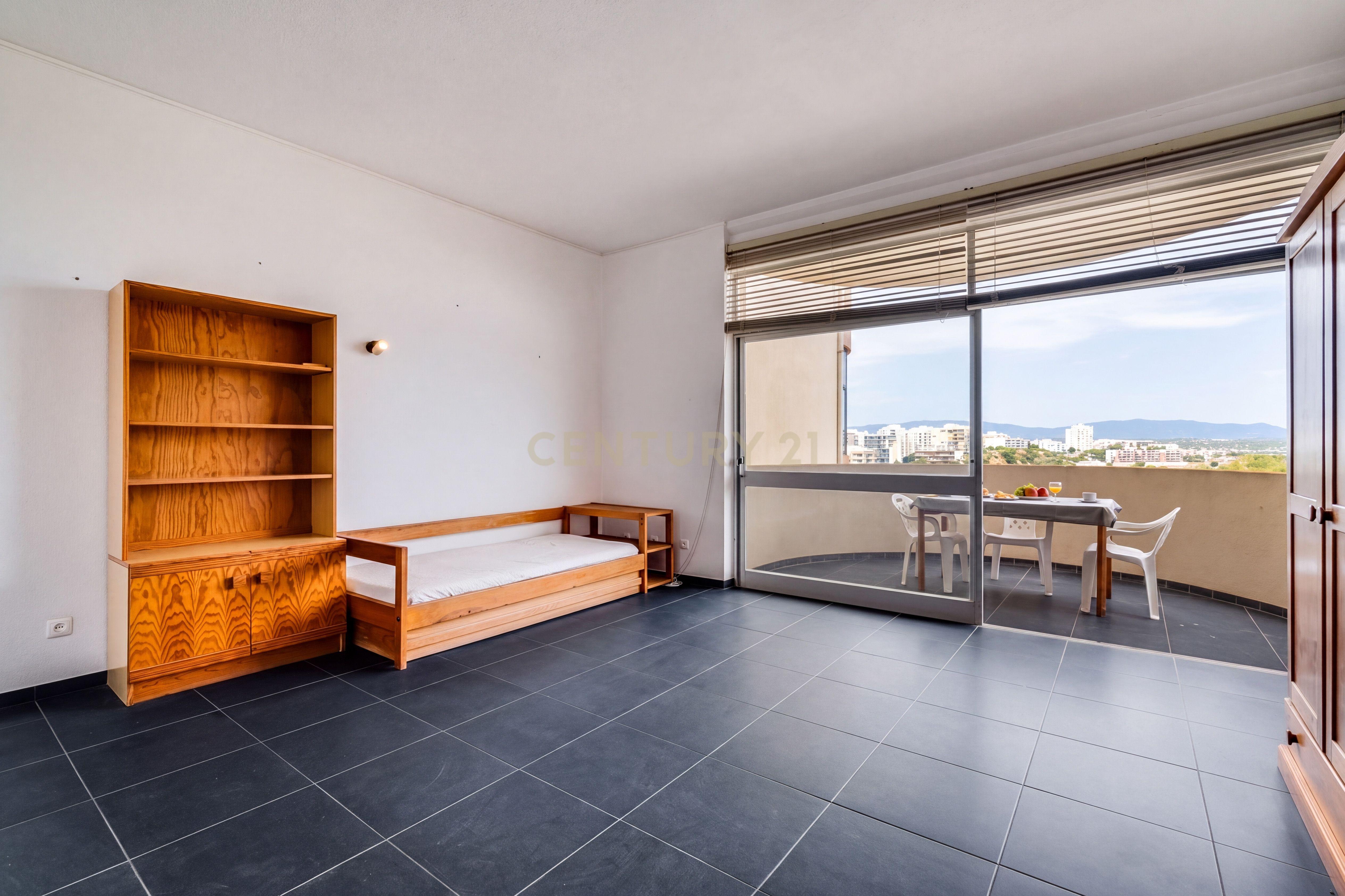 Fotografia 5 de T0 na 2.ª Linha da Praia da Rocha | Localização Premium & Vista Marina