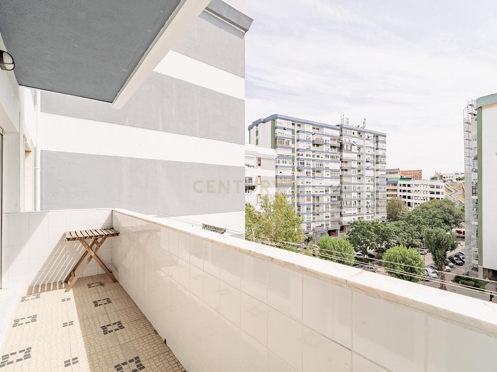 Apartamento T3 em Carnaxide, Lisboa - Image 13