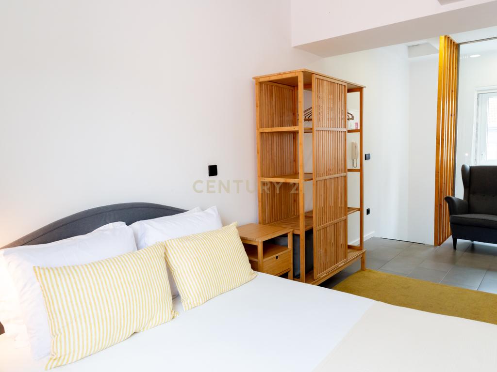 Prédio com Licença de Estabelecimento de Hospedagem - Campolide - Lisboa - Image 23