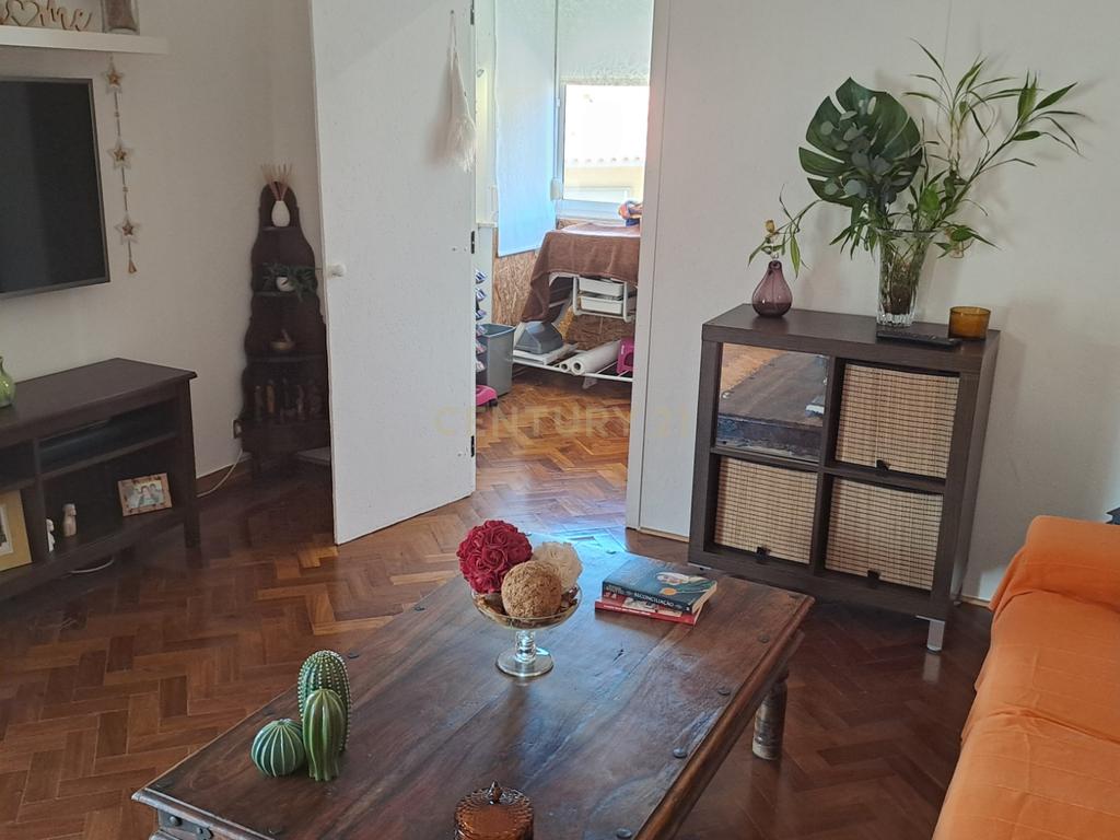 Apartamento T4 na Rua Gil Vicente - Parede - Image 11
