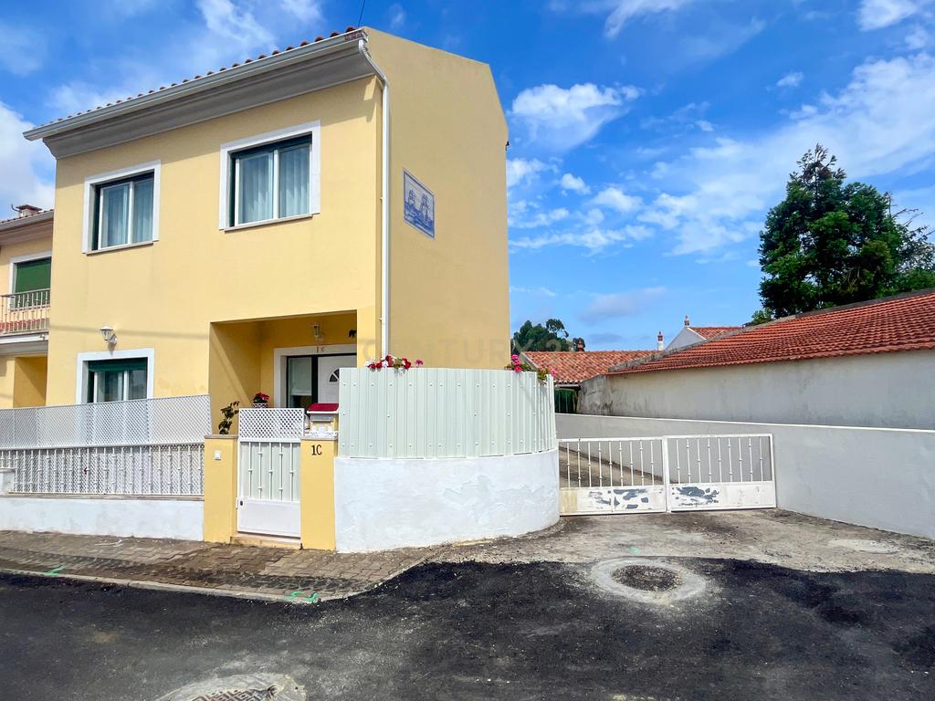 Moradia T2+1 Sobreiro, Mafra - Garagem Box - Image 3
