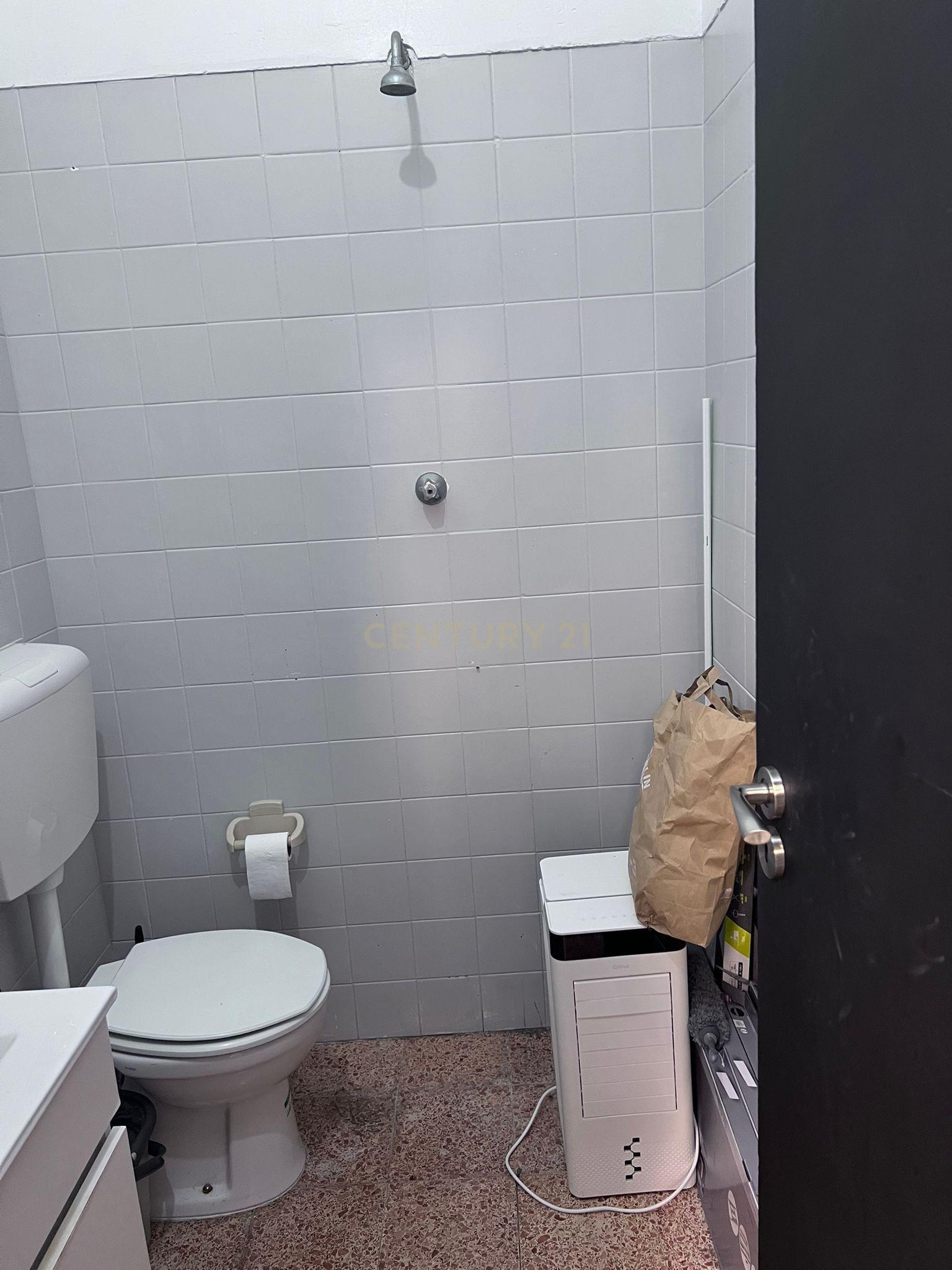 Fotografia 8 de Loja com Excelente Montra em Zona Residencial de Grande Passagem