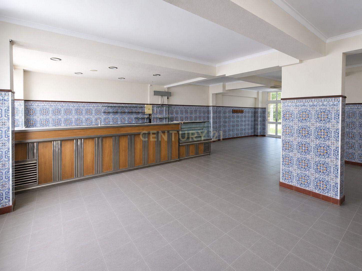 Fotografia 3 de Loja em Rio de Mouro, Serra das Minas - 115.000€