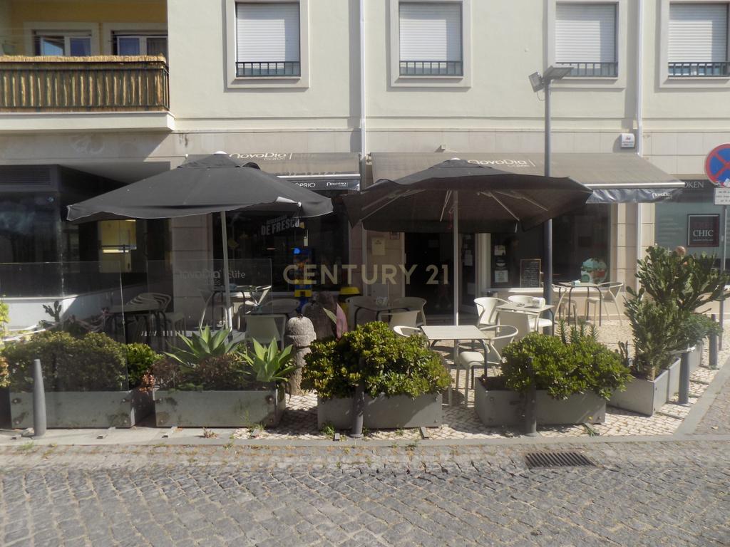 Pastelaria para trespasse na zona histórica de Torres Vedras - Image 11