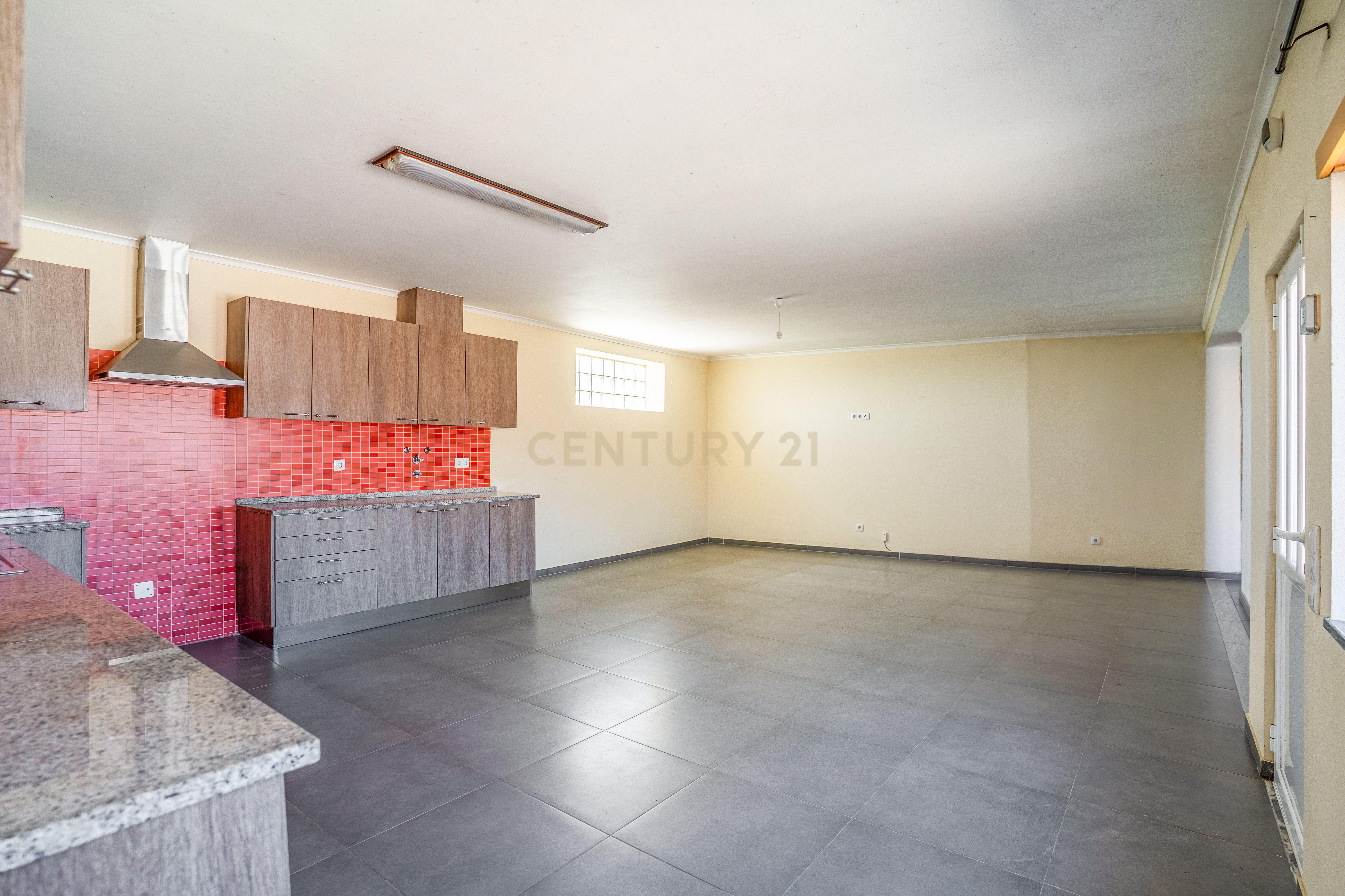 Fotografia 8 de Oportunidade | Moradia T2 Funcional com Espaço Extra – Dagorda, Vermelha (Cadaval)