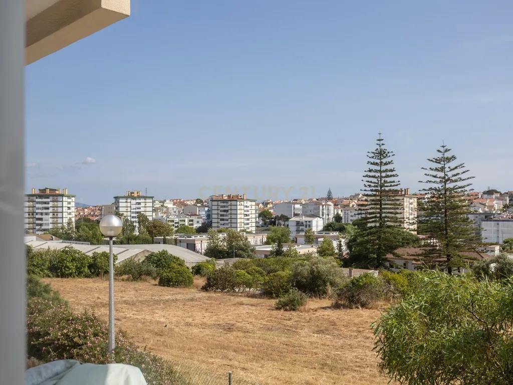 Apartamento T1+1 - Sobreda - Image 13