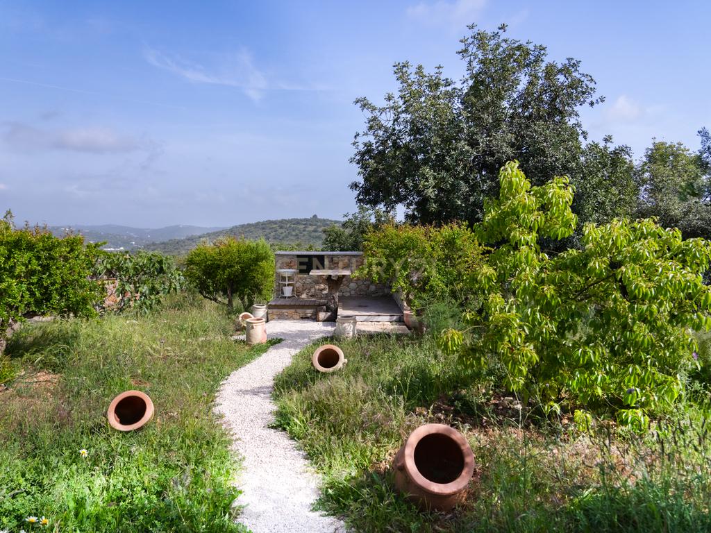 Propriedade com três habitações, piscina aquecida e sauna, num terreno de 10.000 m² - Image 134