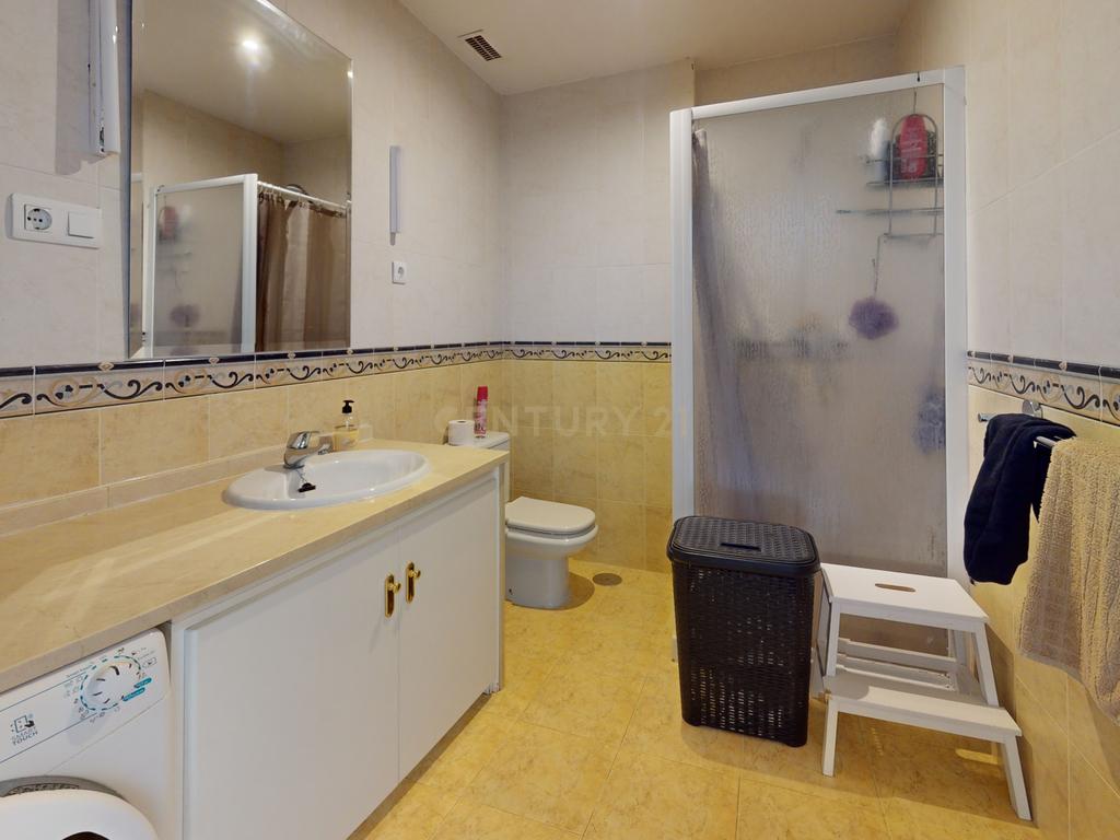 Casa Térrea em Málaga com Jardim e Piscina em Comunidade Fechada - Image 20