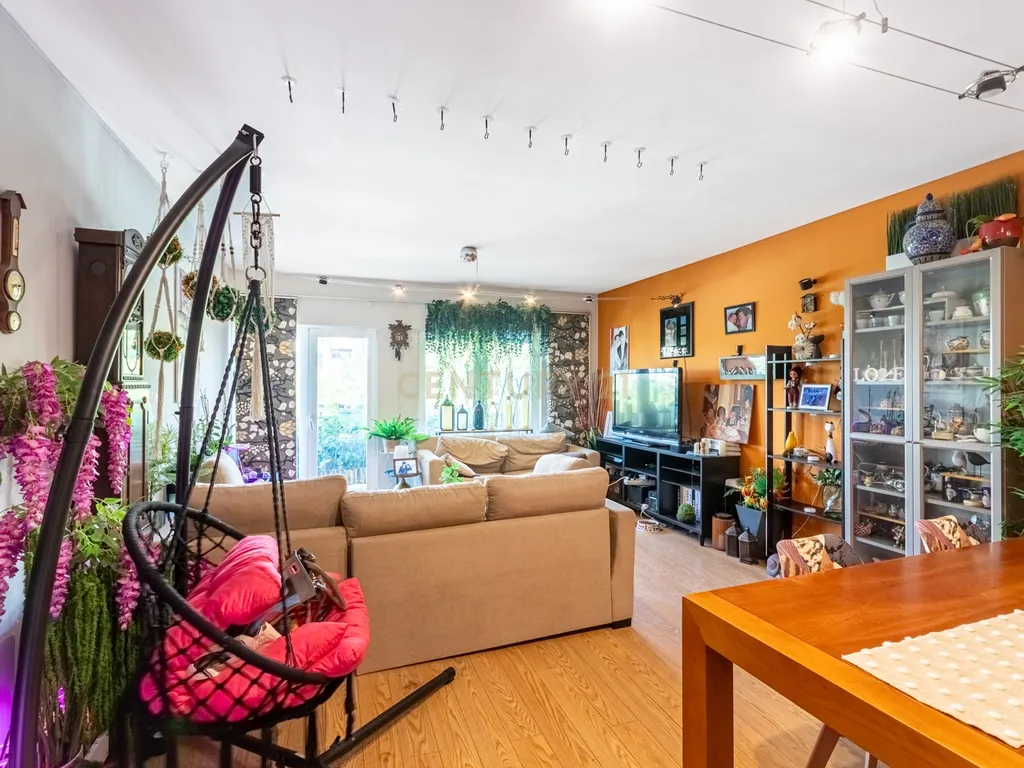 Apartamento T3 com Parqueamento e Arrecadação | Montijo - Image 2