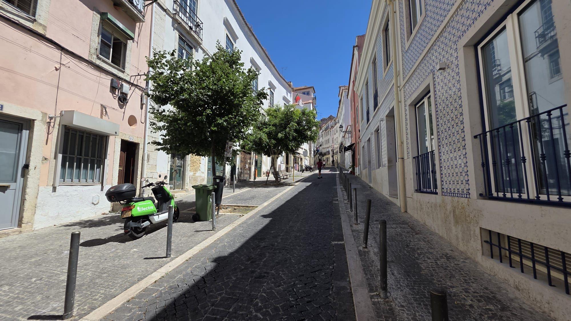 Fotografia 6 de APARTAMENTO T1+1 ALFAMA na Rua dos Remédios, ótima localização na Capital