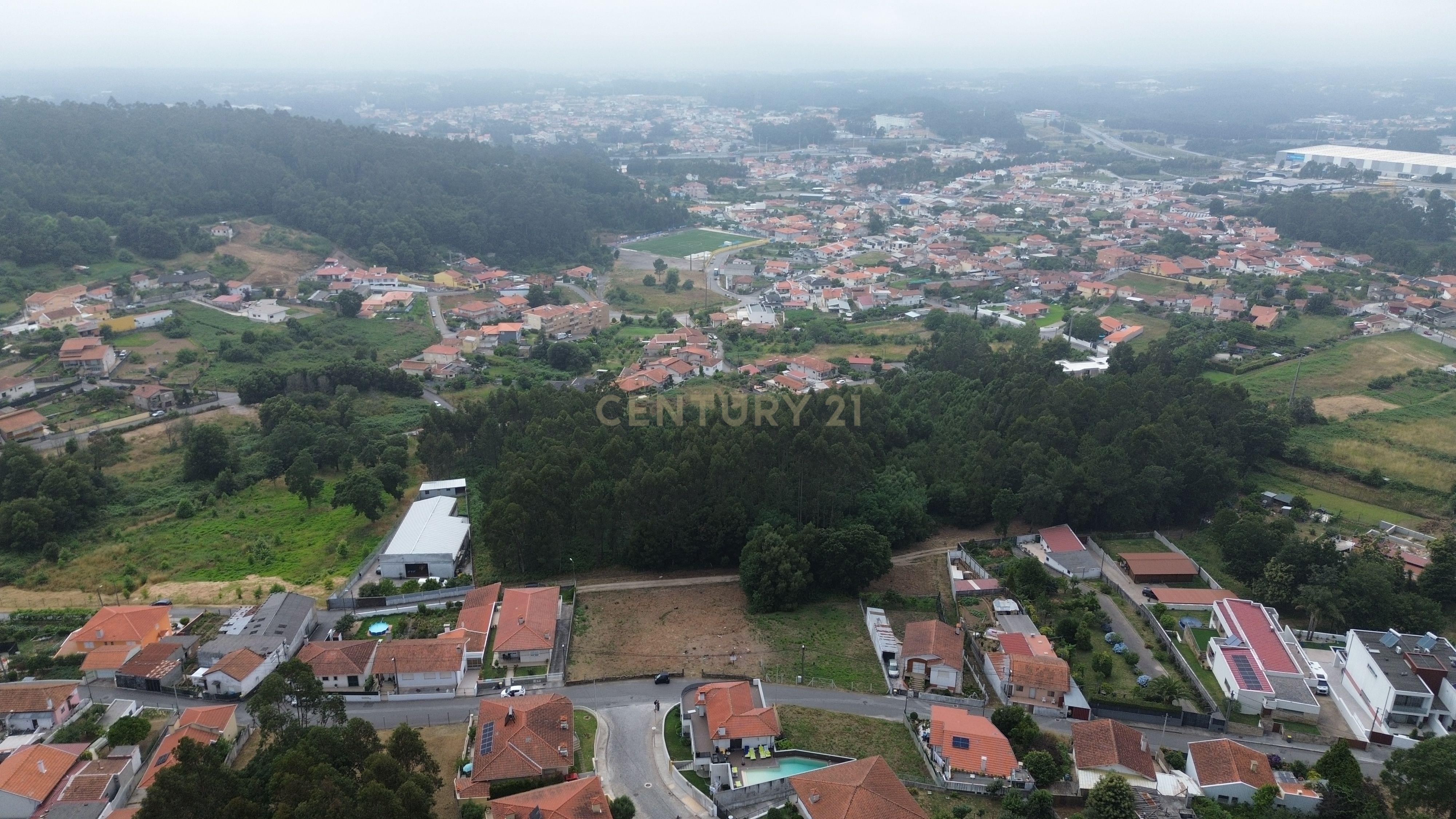 Fotografia 6 de Terreno para Construção de 3 Moradias Geminadas com Projeto Aprovado | Vista Mar