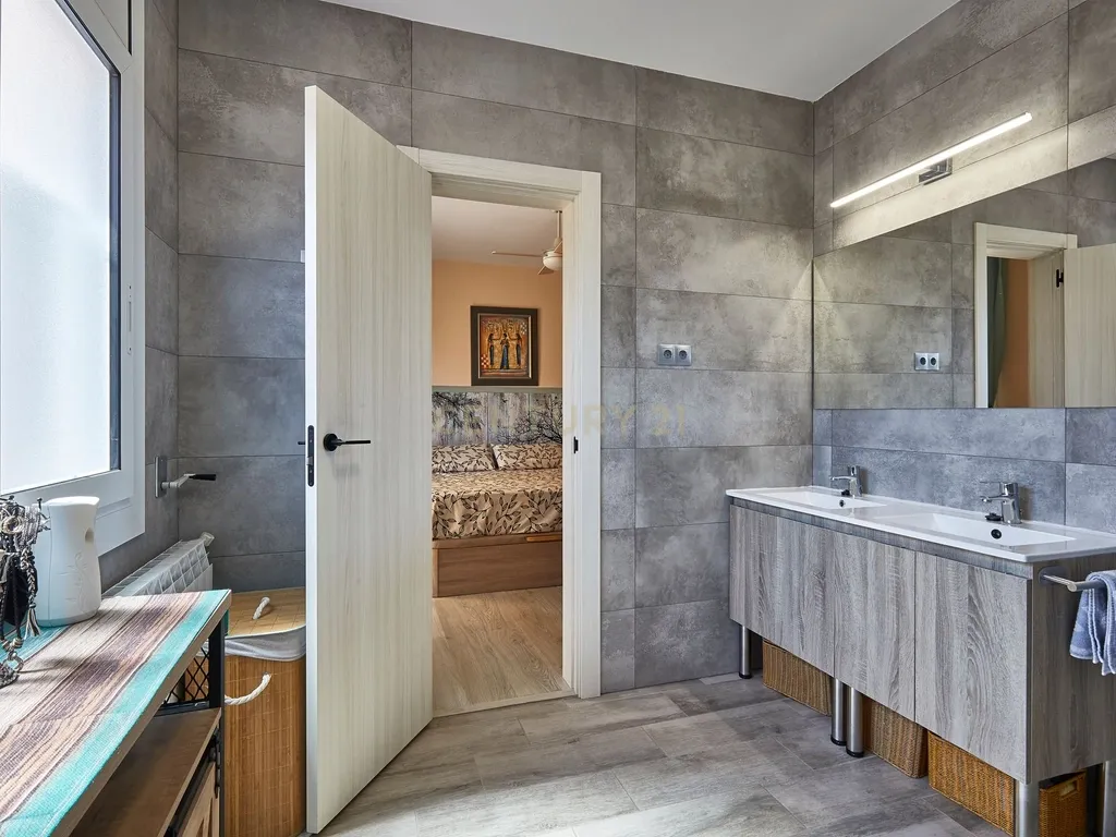 Apartamento T3 em Localização Privilegiada em Lisboa - Image 19