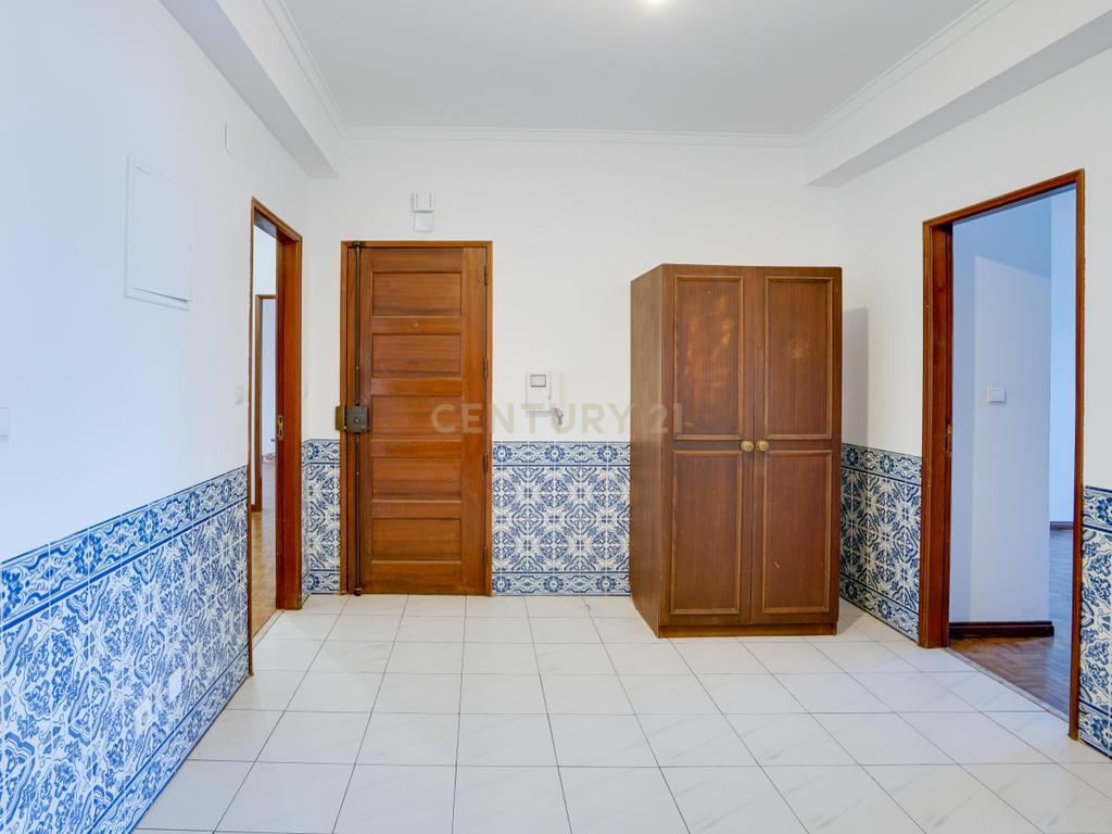 Apartamento T3 com Vista de Rio, São Vicente, Lisboa - Image 10