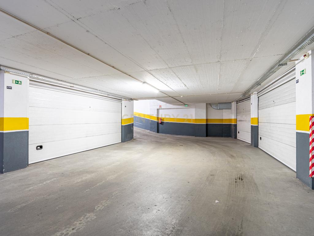 Apartamento T4 na prestigiada Urbanização Quinta do Infantado, Loures com Vista Panorâmica sobre as Lezírias - Image 29