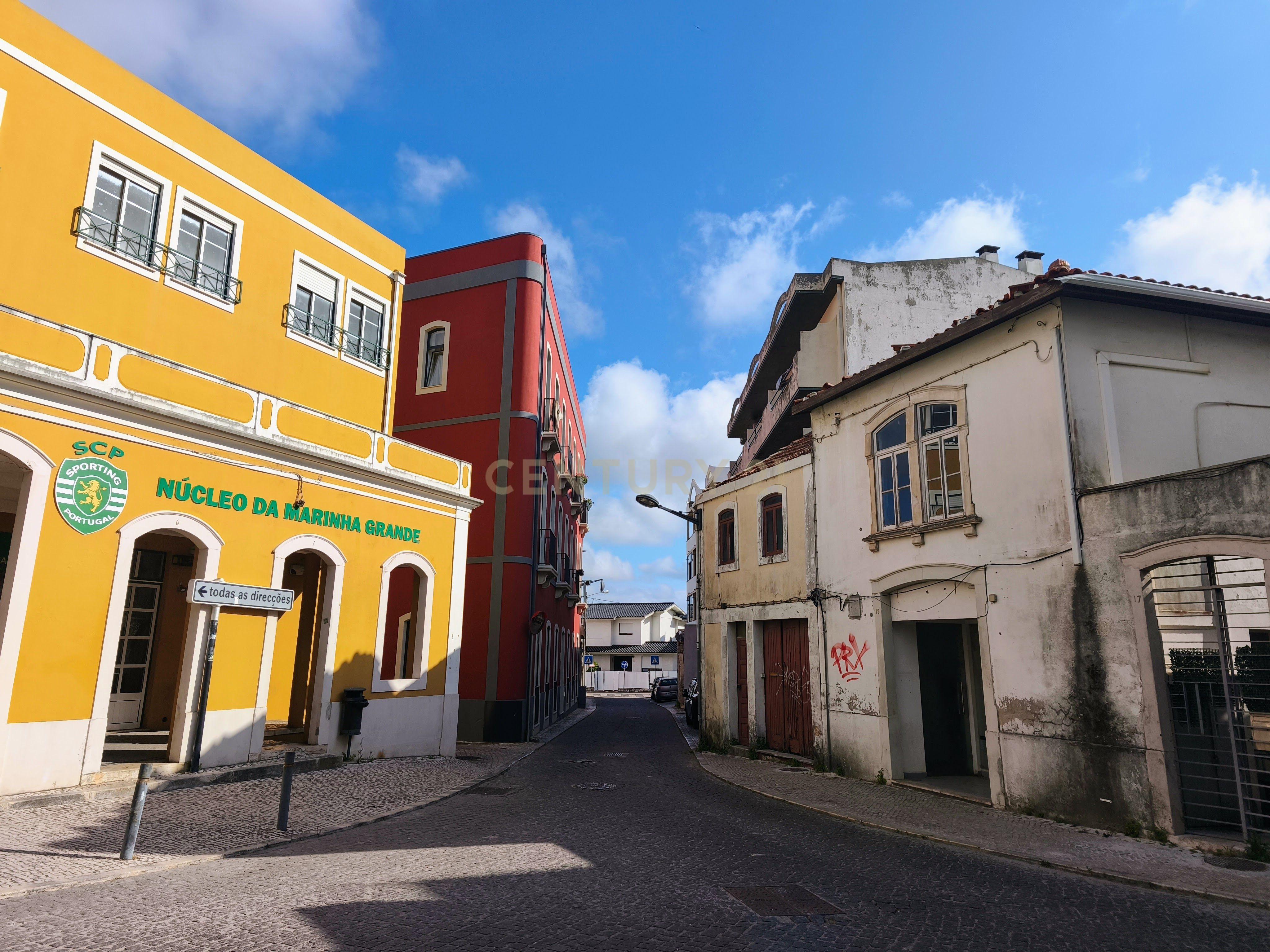 Fotografia 5 de Escritório c/ Garagem | Marinha Grande