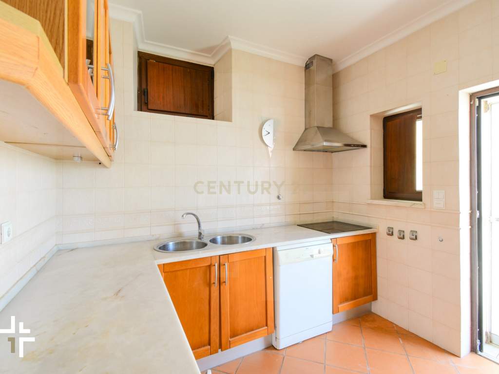 Moradia T2 com Jardim e Alpendres Exclusivos | São Pedro do Estoril - Image 19