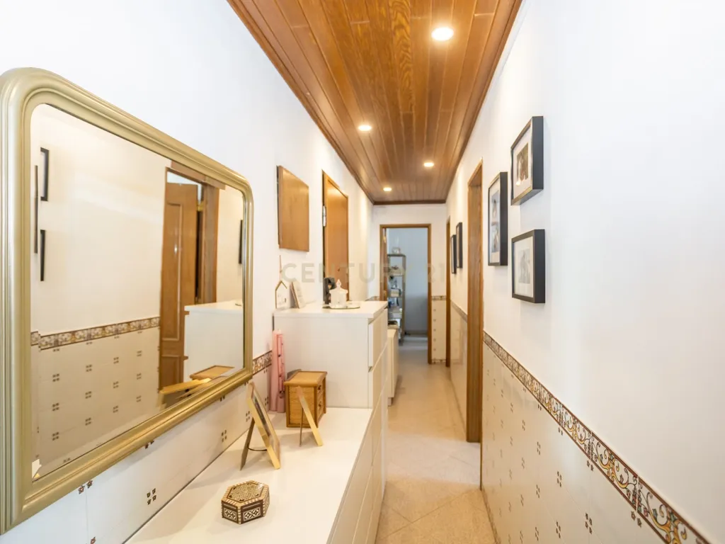 Apartamento T2 com Varanda Cruz de Pau, Amora - Seixal - 0651-06250 - Image 10