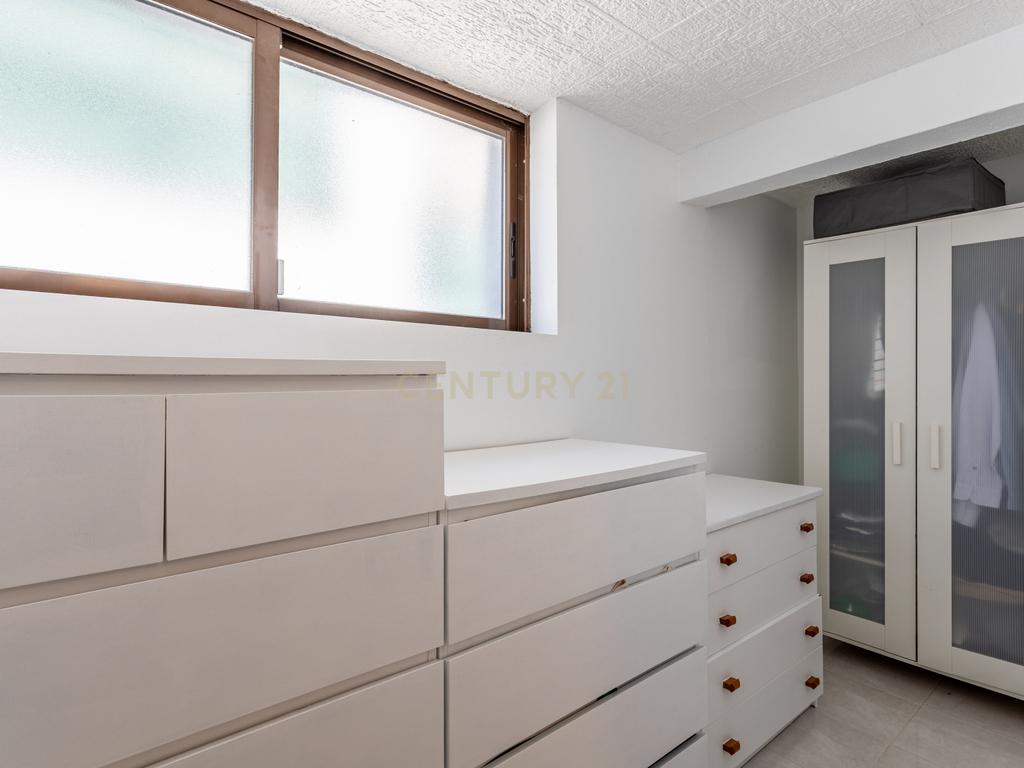 Moradia T5 isolada, inserida num lote de terreno de 750m2 em Casal de Cambra - Image 18