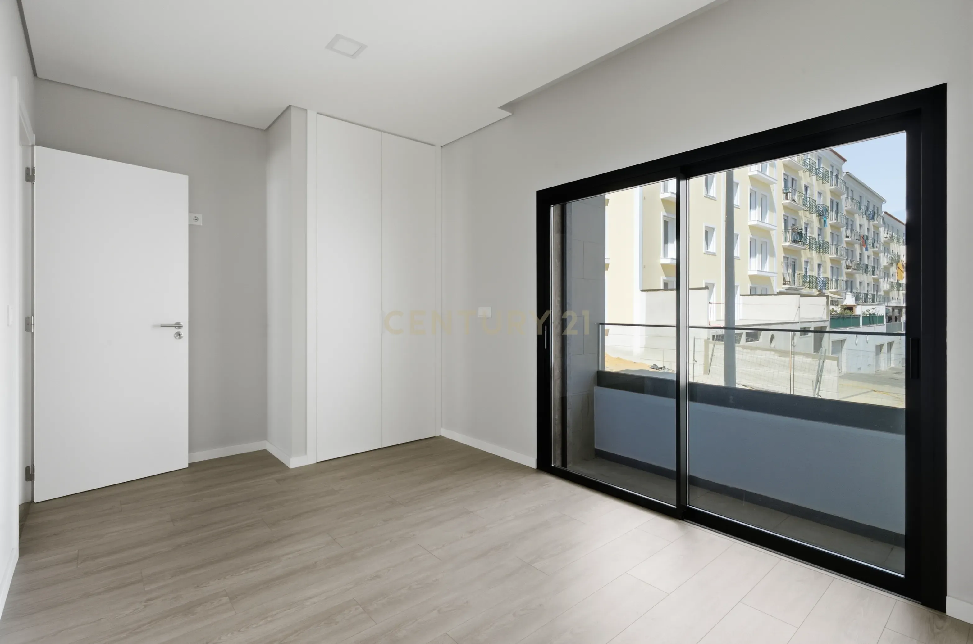 Fotografia 10 de Apartamento T2 Novo com Terraço e Lugar de Garagem em Mafra