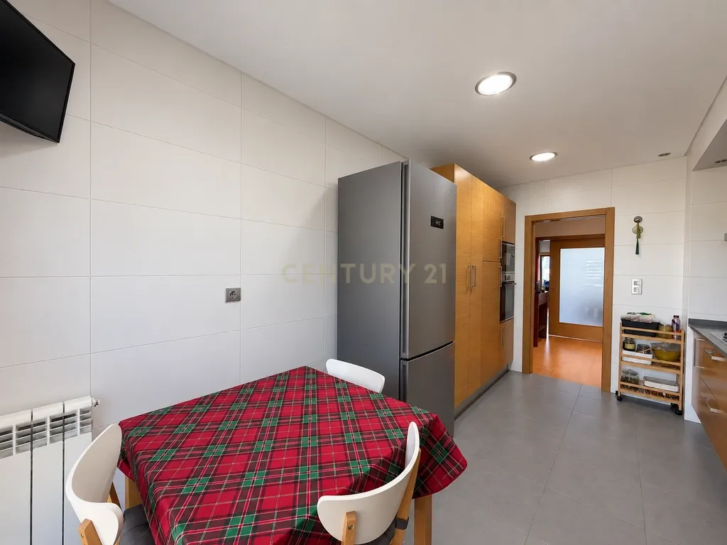 T3 na Quinta da Parreirinha | 155 m² | 2 Estacionamentos + Arrecadação - Image 13