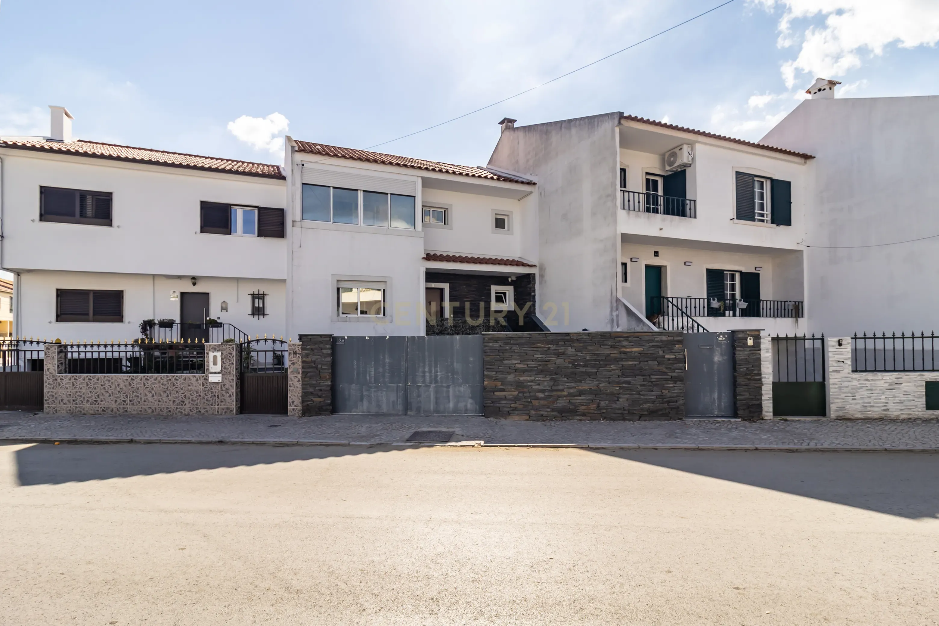 Moradia T3 em Baixa da Banheira e Vale da Amoreira, €430.000