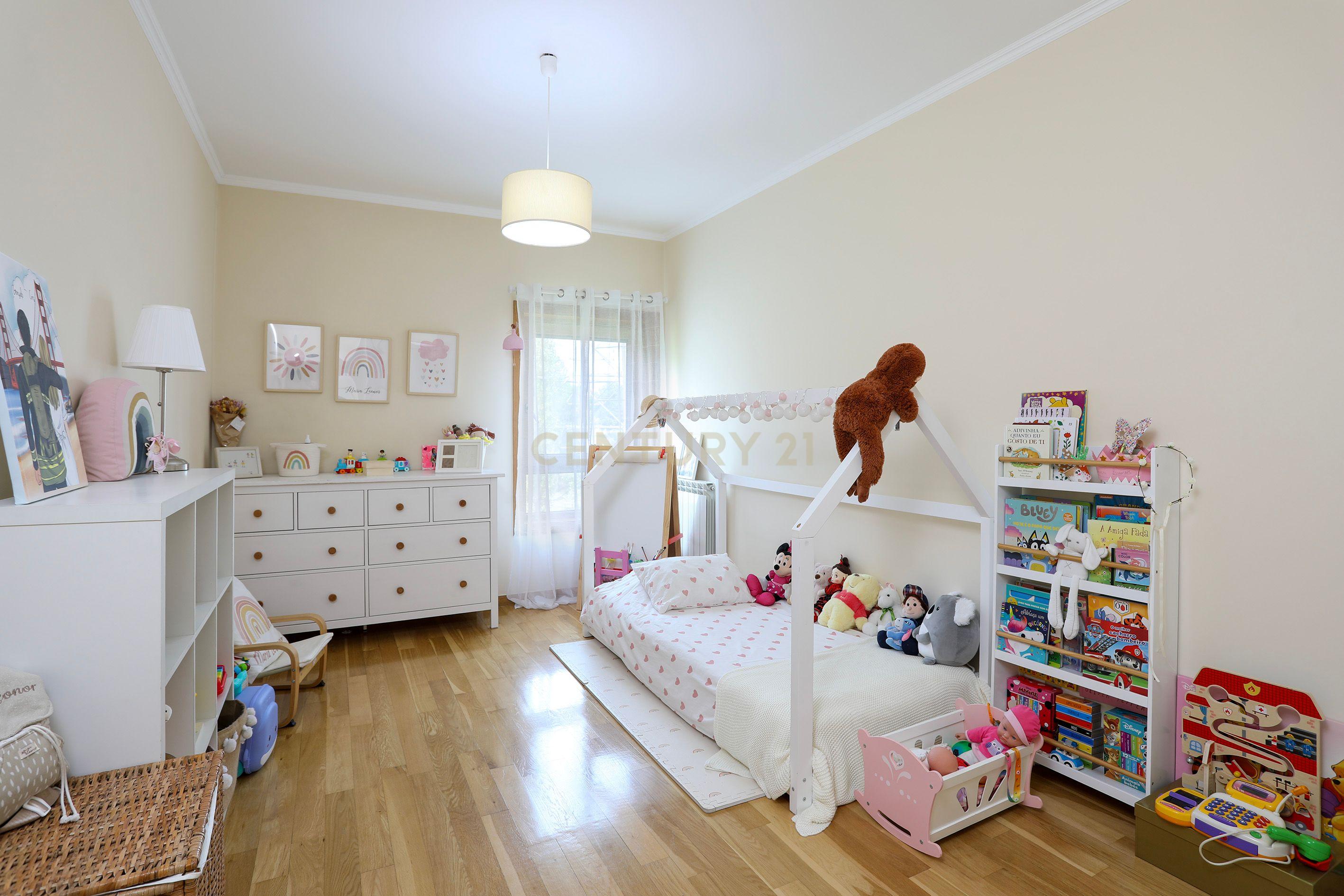Fotografia 10 de Apartamento T2 Moderno nas Colinas do Cruzeiro | 2 Lugares de Garagem e Varanda