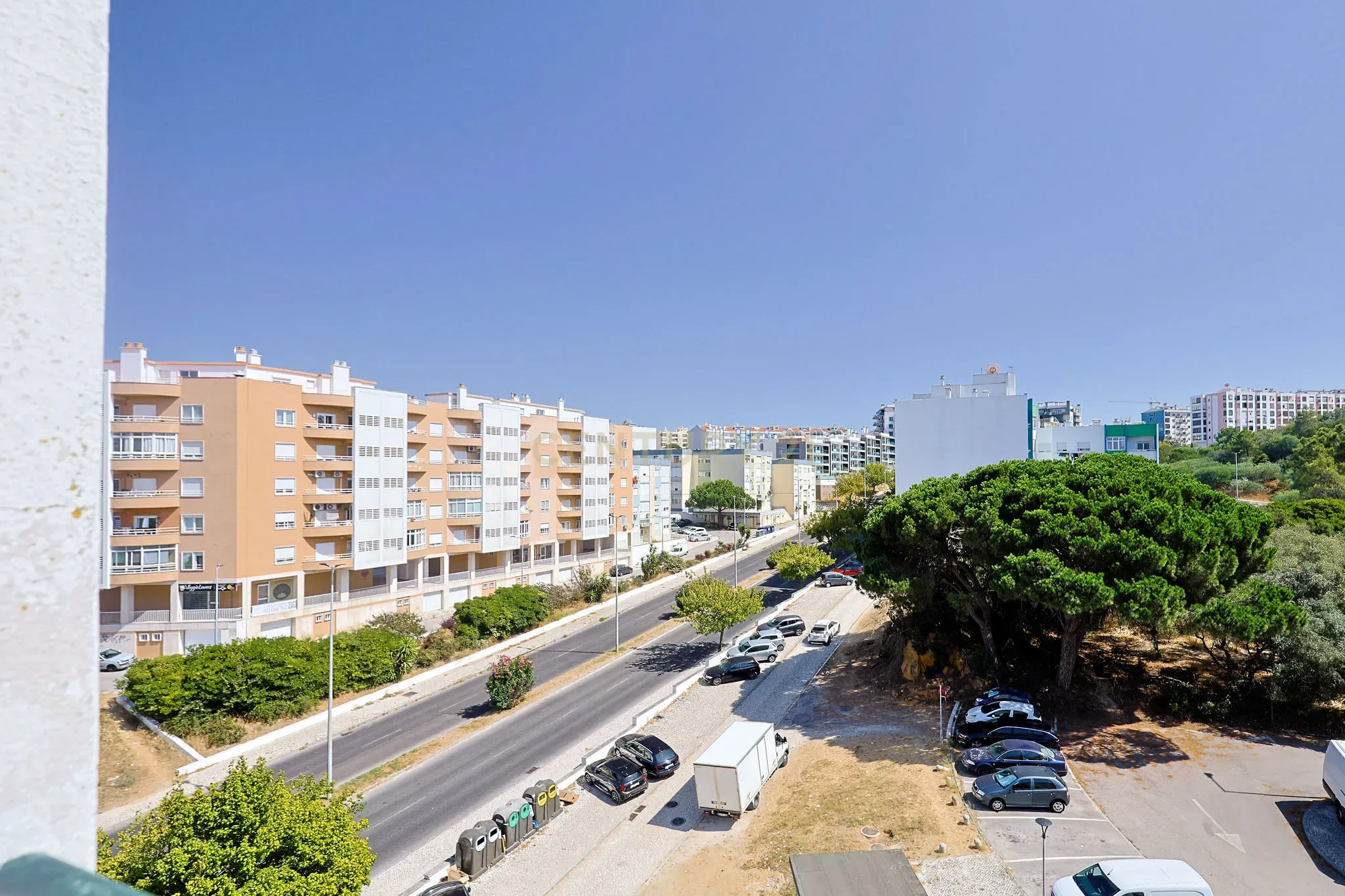 Fotografia 10 de Excelente Apartamento T3 no Feijó – Conforto, Luminosidade e Centralidade