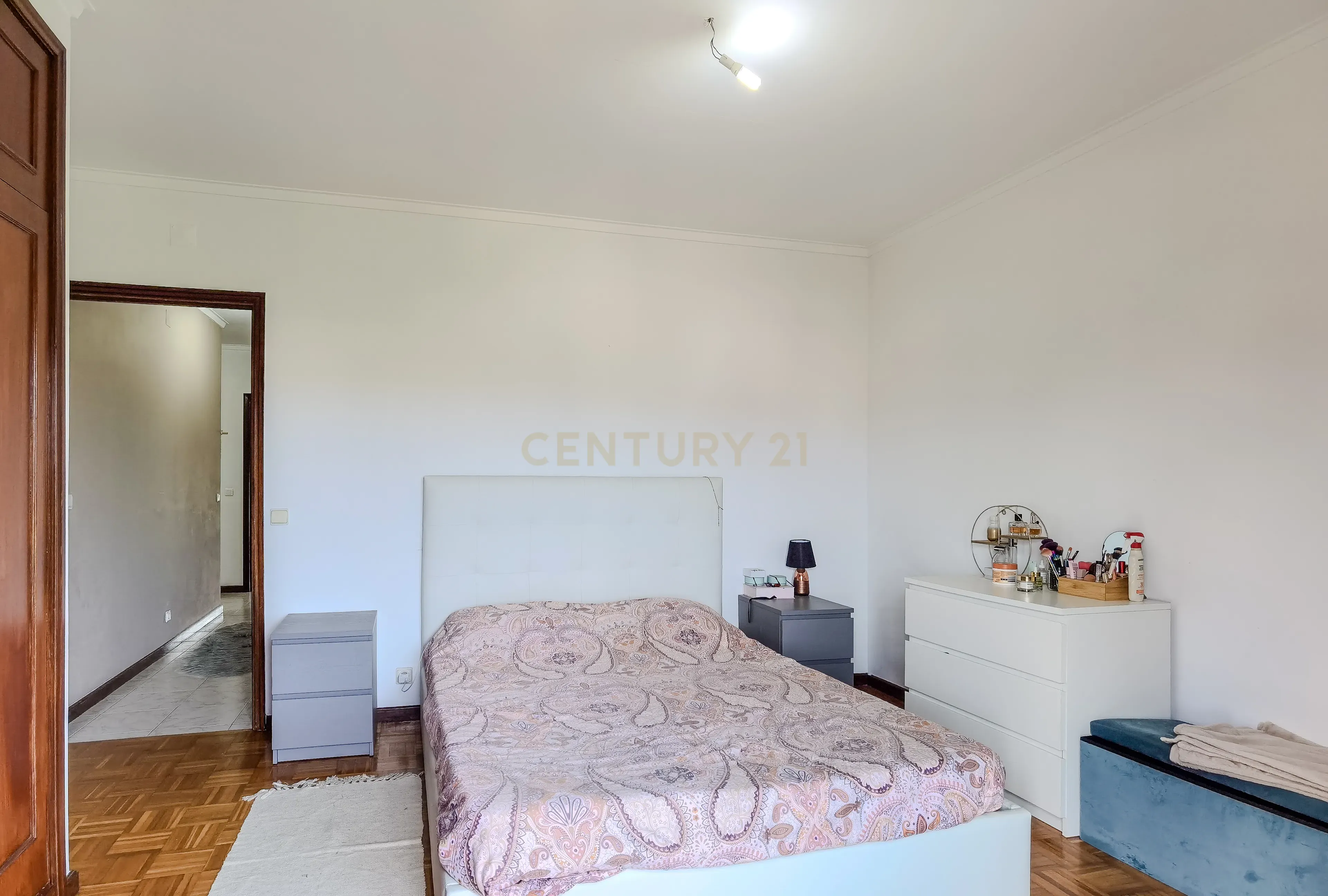 Apartamento T1+1 com Garagem e Vista Rio, Oliveira do Douro, Vila Nova de Gaia - Image 20
