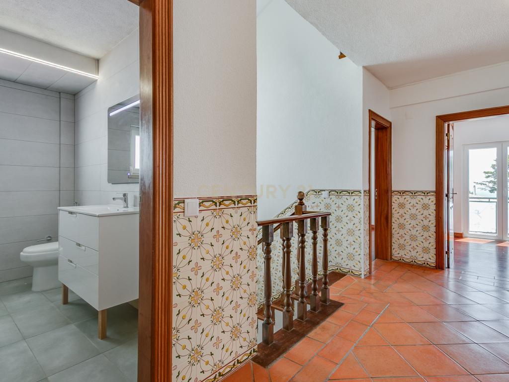 Moradia tradicional com 6 quartos, vista mar e piscina – Jardins da Parede - Image 38