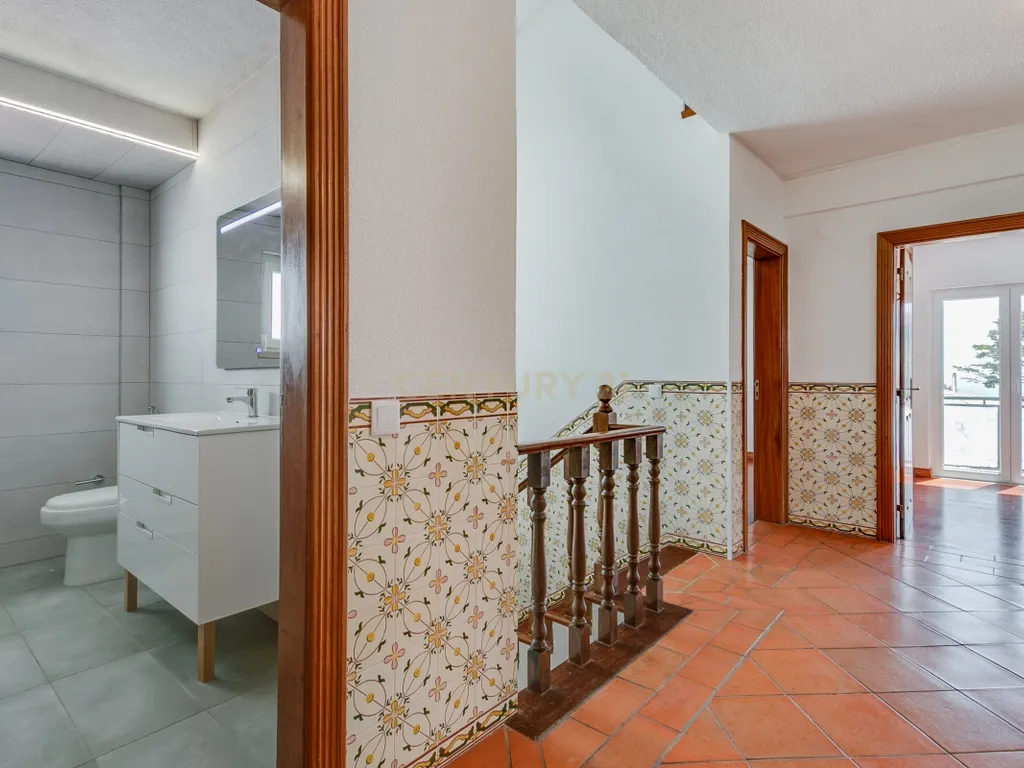 Moradia tradicional com 6 quartos, vista mar e piscina – Jardins da Parede - Image 38