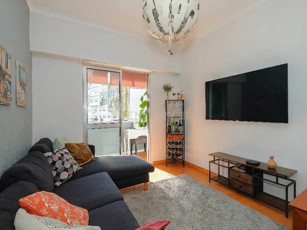 Apartamento T3 no Seixal com Varandas e Acessibilidade Fertagus - Image 10